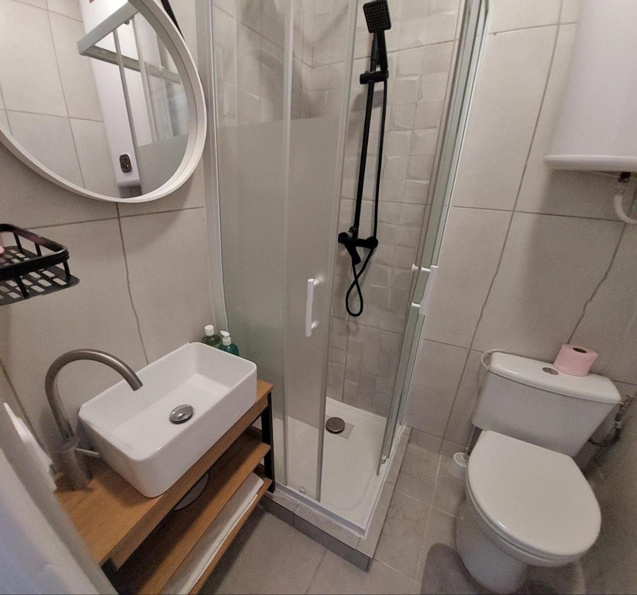 Private Place In The Center, Private Bathroom Homestay